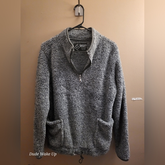Quarter zip - Picture 1 of 4
